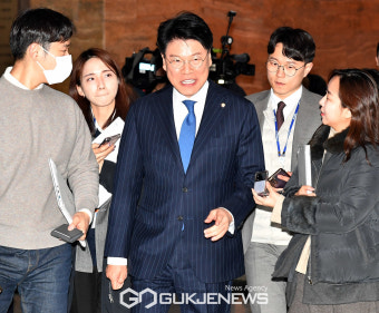 본회의 참석하는 장제원 의원