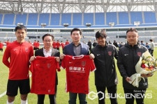 중국 청두 룽청FC 선수단 ... 용인 미르스타디움서 전지훈련