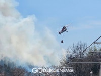 [포토] 강릉 연곡면 농장 화재...헬기 투입중