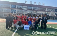 충주시 엄정면주민자치위, 신명중학교 축구부에 쌀 20포 기증