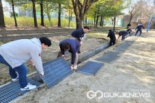 청주교대부설초등학교 교육자문위, 환경정화활동 실시