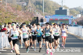 2023 군산새만금 국제마라톤대회 성료... 남자부 전수환, 여자부 이수민 우승