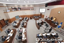 사천시의회, 일본 원전 오염수 결의안 여야 만장일치 채택