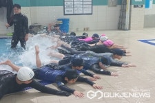 진천 초평초등학교, 생존수영 교육 실시