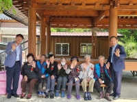 전북 완주 화산농협, 어버이날 맞아 원로조합원 찾아뵙다.