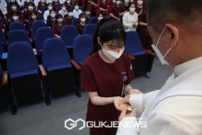 의정부성모병원, 입사 1년차 간호사...돌잔치 및 손 축복식 진행