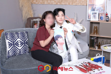 [GJ포토] 가수 성리, '팬과 함께하는 포토타임'(트롯S맨 콘서트)