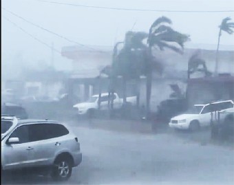 [괌 현장모습사진] 초강력 2호태풍 마와르의 위력, 경로·현재위치는