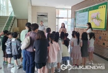 충주 용원초교 학생들, 신니면행정복지센터 견학