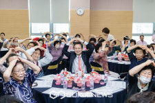 가슴 뭉클한 선후배 만남…영등포구, 늘푸름학교 첫 동창회 열어
