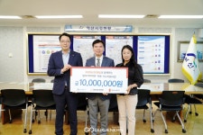 ㈜한화/모멘텀, 아산시에 같이가치먹쥬성금 1000만 원 전달