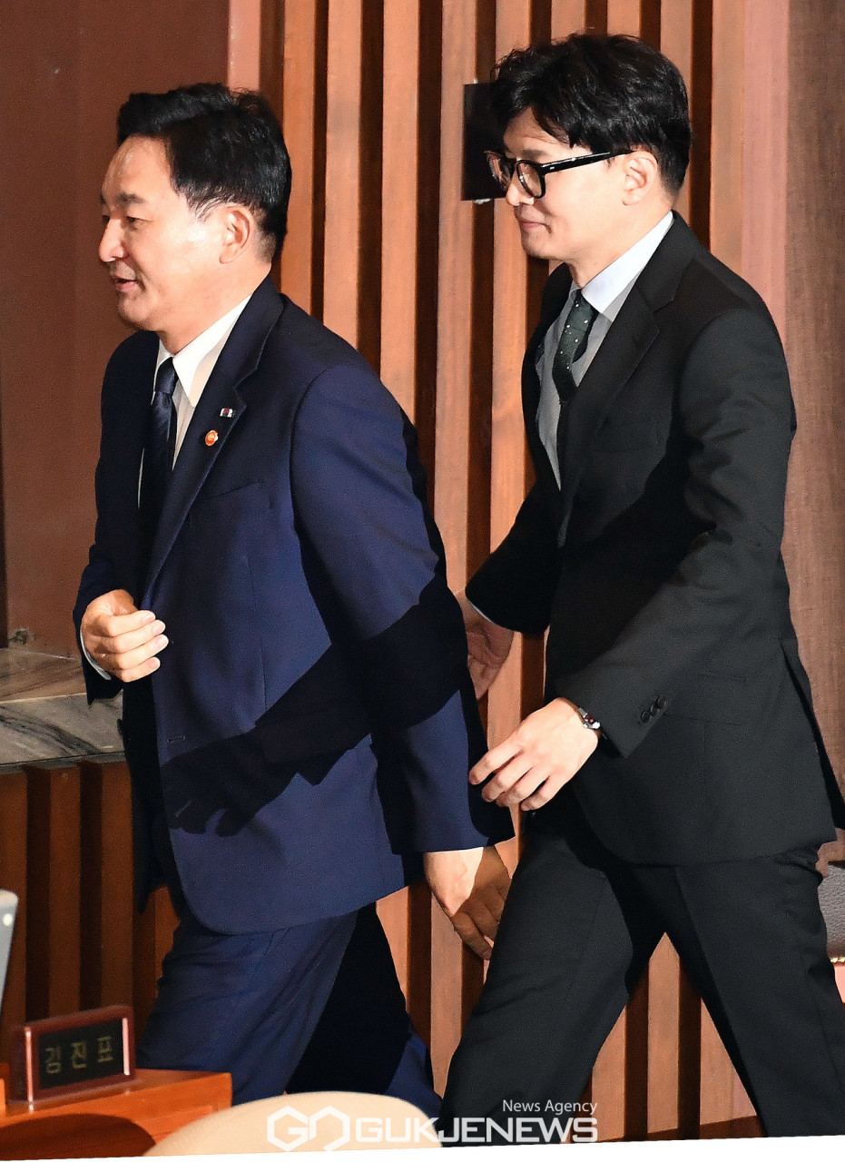 국민의힘 전당대회, 원희룡 후보와 한동훈 후보 사이의 긴장 고조evenodd