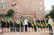 이상일 용인시장, 초등학교 앞 어린이 교통안전 지킴이로 변신!