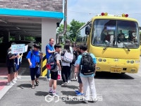청소년과 함께 학교폭력 예방 캠페인 진행