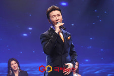 [GJ포토] 가수 강진, 중년 신사의 명품 무대(서지오 30주년 쇼케이스)