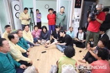 박덕흠 국회의원, 국민의힘 지도부와 괴산 수해현장 점검-이재민 위로