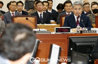 답변하는 이종섭 장관