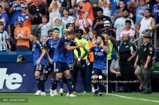 선제골 터뜨리는 루시아노 아코스타