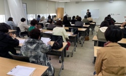 포항시 포은중앙도서관, 책 읽는 삶과 마음 챙김 강의 진행