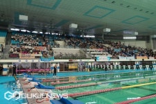 [포토] 하윤수 교육감, 교육감기 초·중학교 수영대회 격려