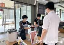 충주시노인전문병원, 보호자 · 이용인 대상 무료 음료 나눔 이벤트실시