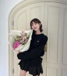 하트시그널4 김지영, 몸 만한 꽃다발 들고 행복...한겨레가 줬나