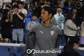 [K리그 32R] '전설'에서 '희망'으로 수원 삼성 블루윙즈 감독 대행 '염기훈'