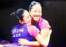 [포토] 승자의 환희...21년 만에 정상 탈환한 전지희-신유빈의 꿀잼 만끽