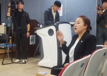[국제포토] 천안 봉명역 이안센트럴 입주예정자 공청회  천안시의회 복아영 의원