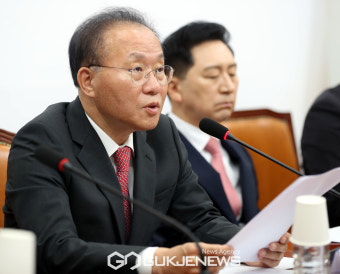 발언하는 윤재옥 원내대표