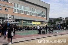 청주 경덕중학교, 등굣길 음악회 열어
