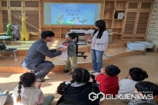 괴산 청안초등학교 72회 동창회, 전교생에 행복 선물 증정