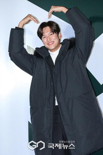 [GJ포토] 배우 나인우, '과감한 왕하트'(코오롱스포츠 포토콜)