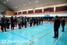 [포토] 동래중 수능 문답지 배부