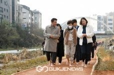 김동근 의정부시장, 민락천 건강 황톳길... 시민들과 만남의 시간 가져