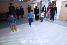 동작구 최초 영어특화 동작영어마루도서관 개관!