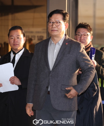 검찰 출석하는 송영길 전 대표