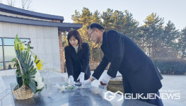 국민의힘 사천남해하동 강명상, 사천 호국공원 충혼탑 참배 후 예비후보 등록