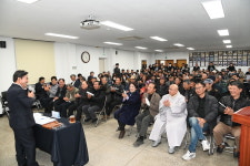 부여군수님의 찾아가는 동행콘서트 외산, 내산면 찾아 주민의견 청취