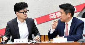 대화하는 한동훈-유의동