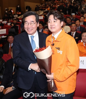 개혁신당 공식 출범…초대 당대표에 이준석 추대