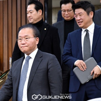 굳은표정의 윤재옥 원내대표