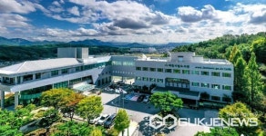 제천기적의도서관, 1DAY1BOOK*365 특별전시 책읽기 운영