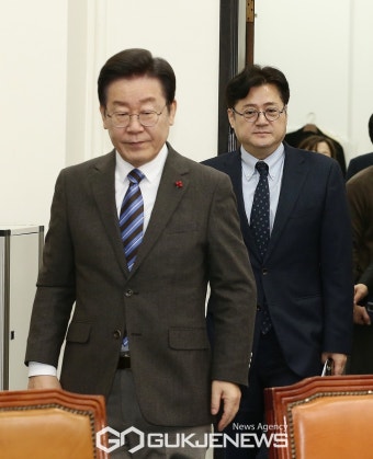 최고위 참석하는 이재명-홍익표