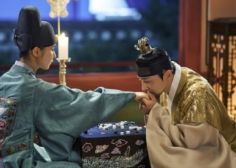 '세작' 신세경 복수 포기하나...조정석 절절한 눈빛 포착