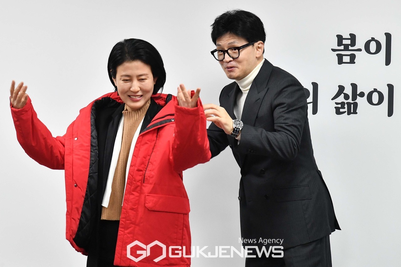 한동훈 후보, 국민의힘 새 대표로 확정…과반 득표로 대표 선출