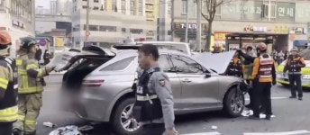 은평 연서시장 8중 추돌사고 발생...70대 보행자 사망