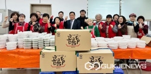 태안 남면새마을금고, 청솔봉사회에 200만 원 상당 반찬 용기류 전달