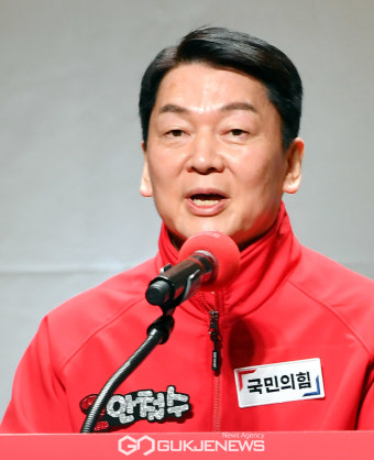 인사말 하는 안철수 공동선대위원장
