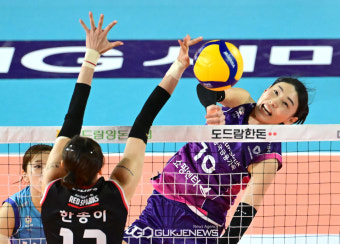 홀로 고군분투 '김연경'... 1-3으로 패배